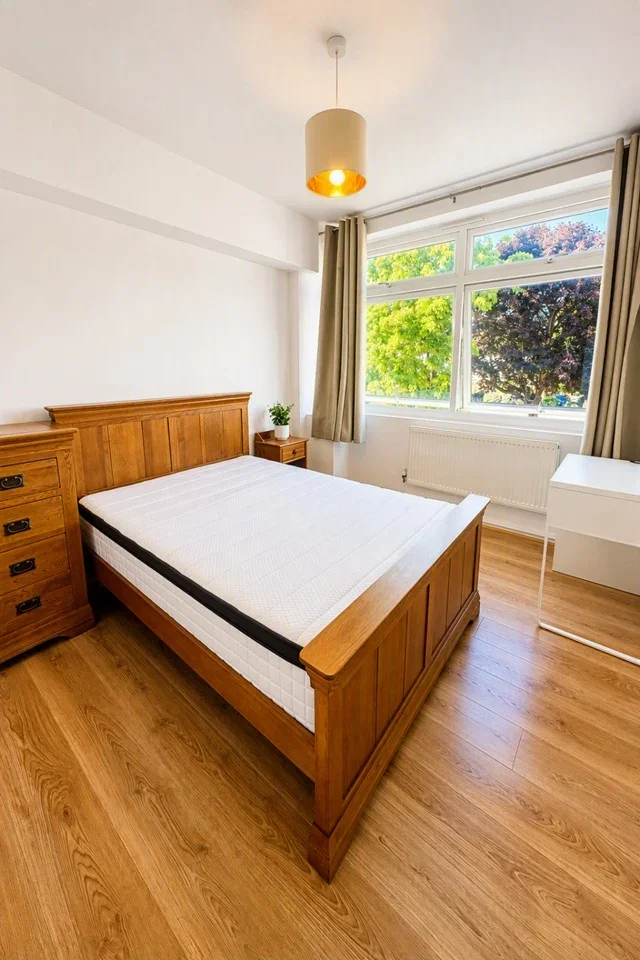 Flat Sweyn Place in Greater London