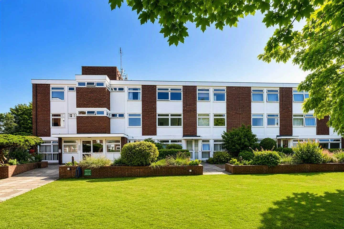 Flat Sweyn Place in Greater London