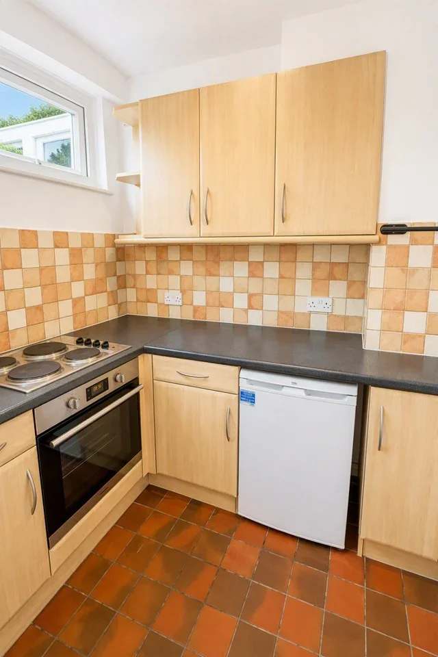 Flat Sweyn Place in Greater London
