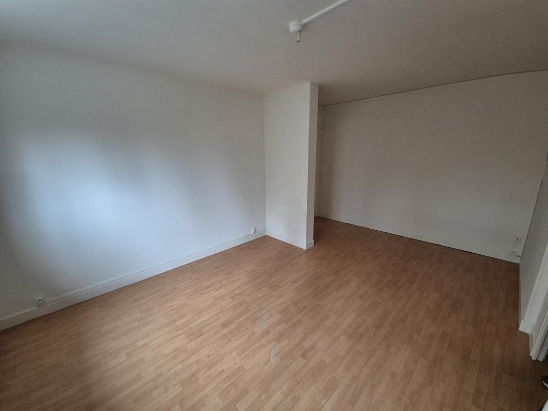Flat Rue Edgard Quinet in Monthermé