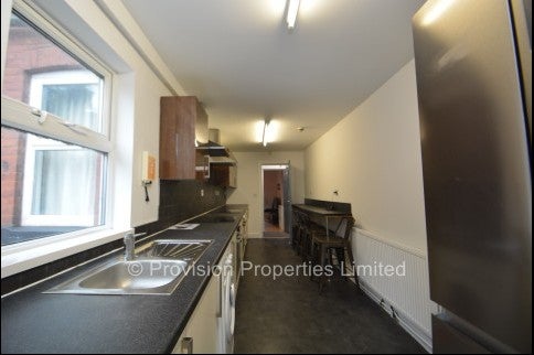 Room Stanmore Street in Leeds