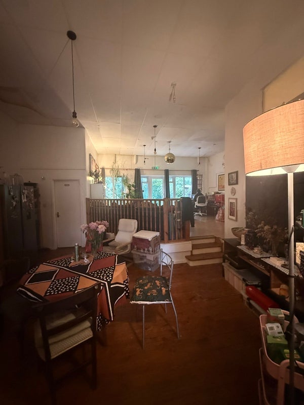 Room Ashfield Road in Greater London