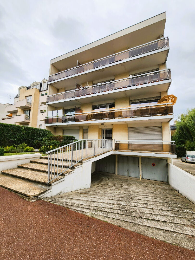 Flat Avenue Aristide Briand in Antony
