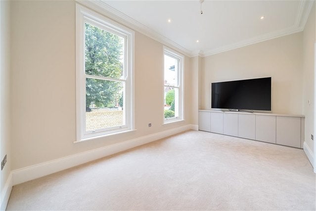 House Catherine Road in Greater London