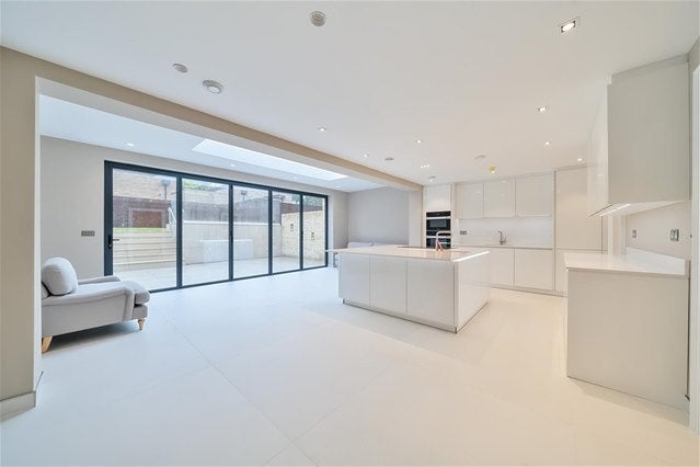 House Catherine Road in Greater London