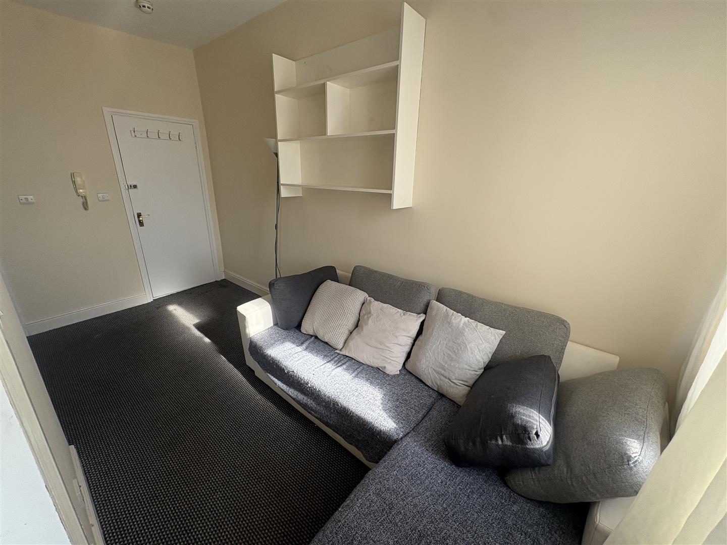 Flat West End Lane in Greater London