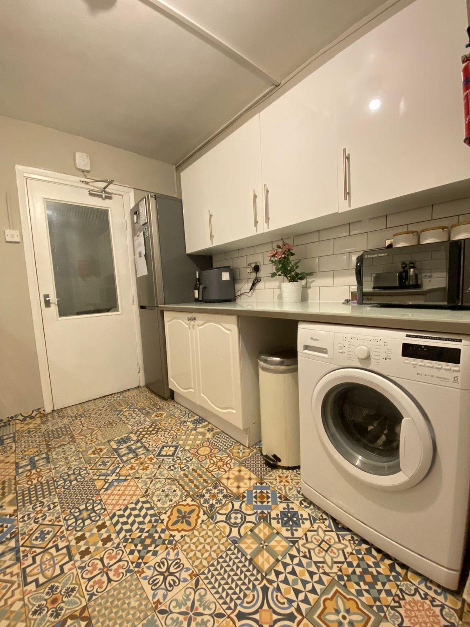 Room Rosebery Avenue in Greater London