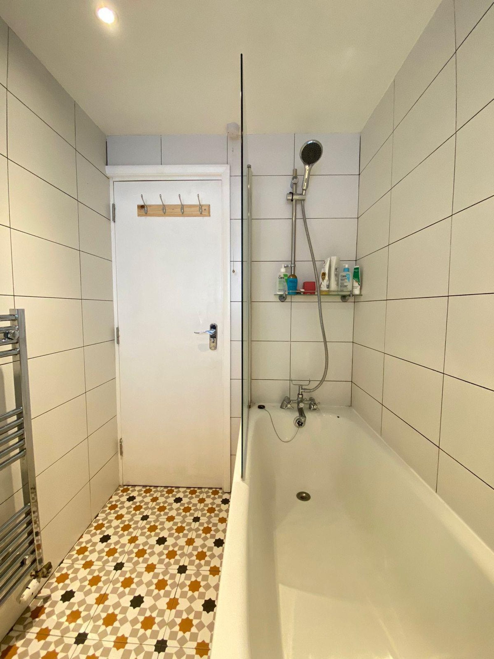 Room Rosebery Avenue in Greater London