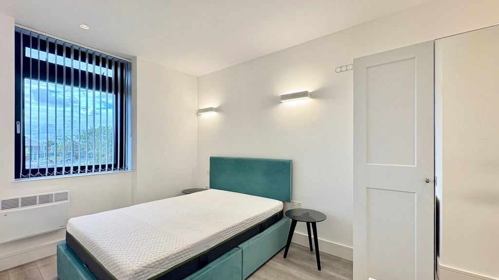 Flat Great West Road in Greater London