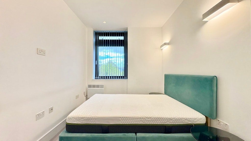 Flat Great West Road in Greater London