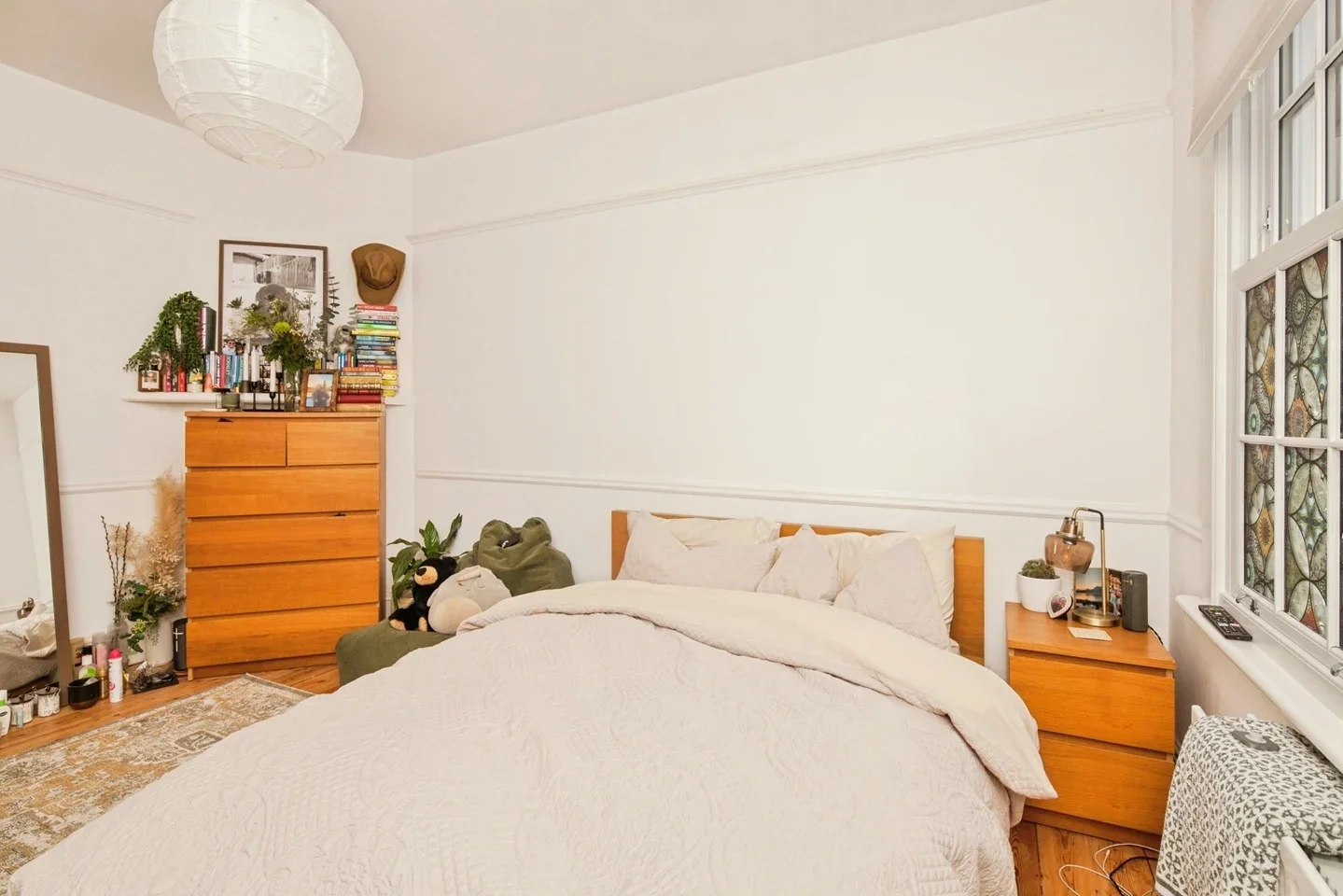 Flat Oakmead Road in Greater London