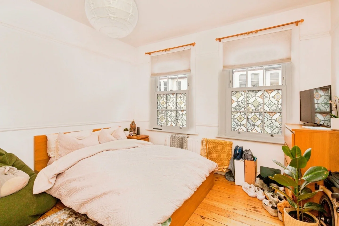 Flat Oakmead Road in Greater London