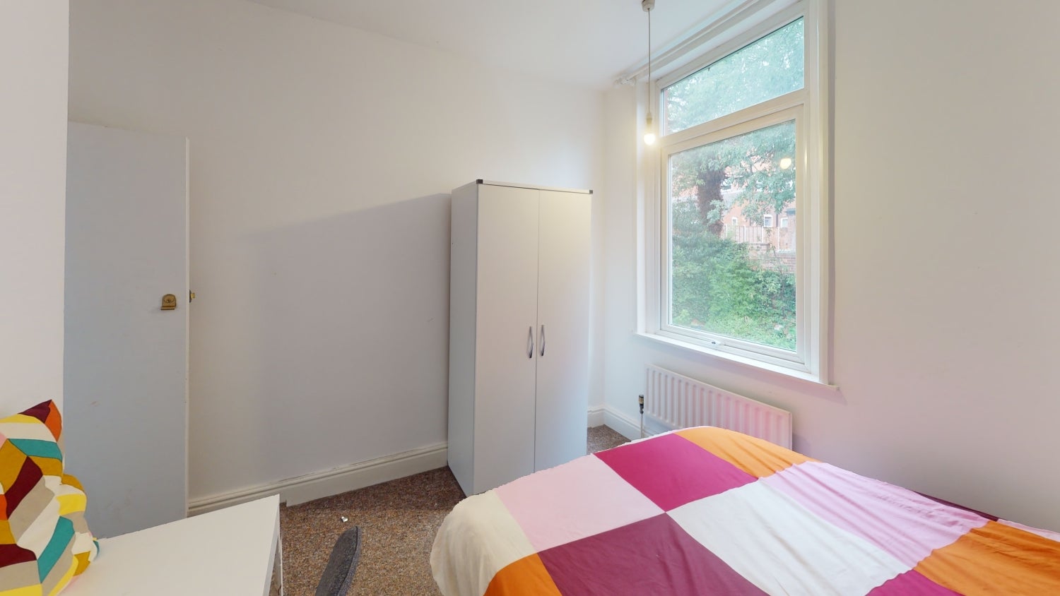 Room Premier Road in Nottingham