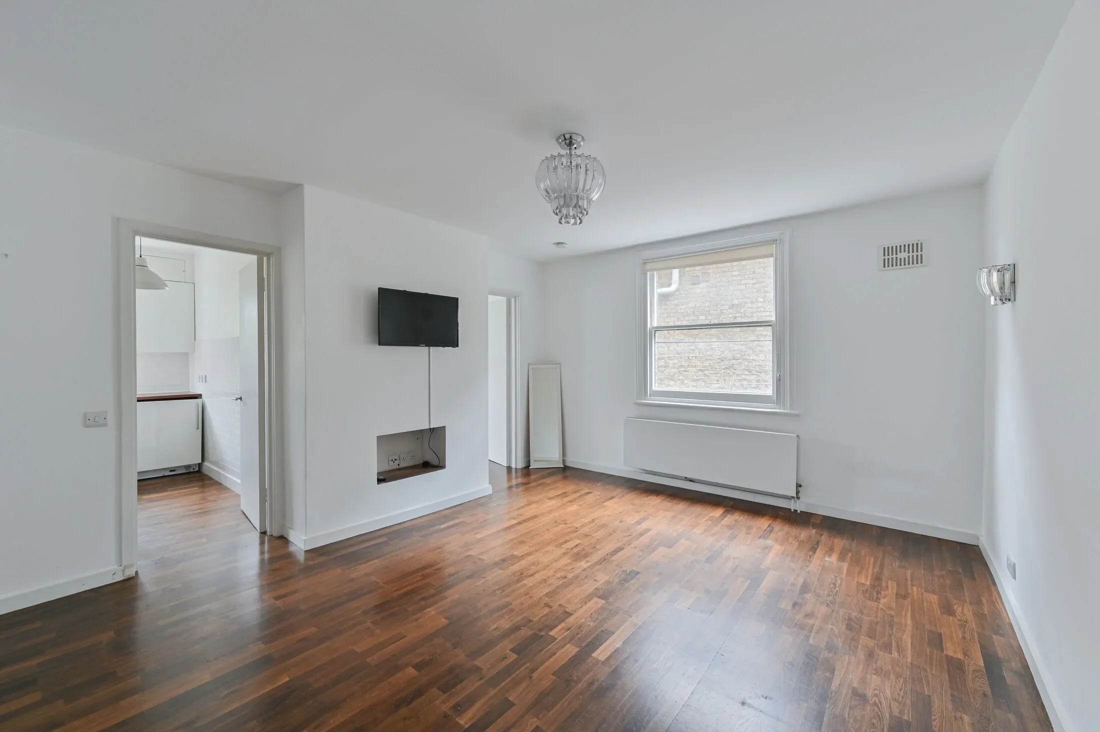 Flat Palace Road in Greater London