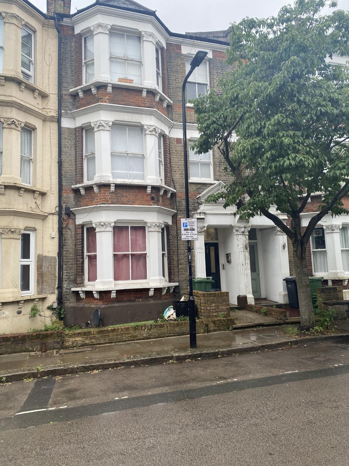 Flat College Place in Greater London