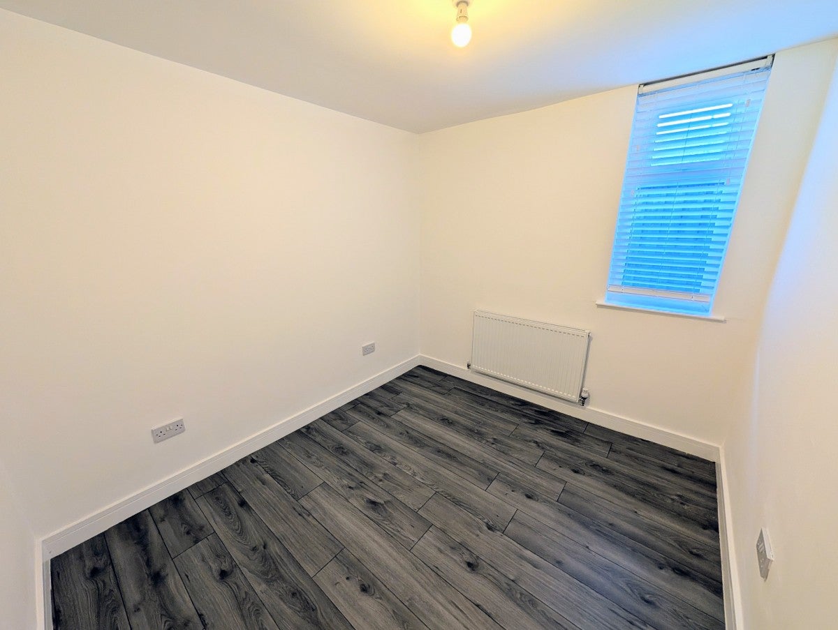 Flat Scard Street in Newport