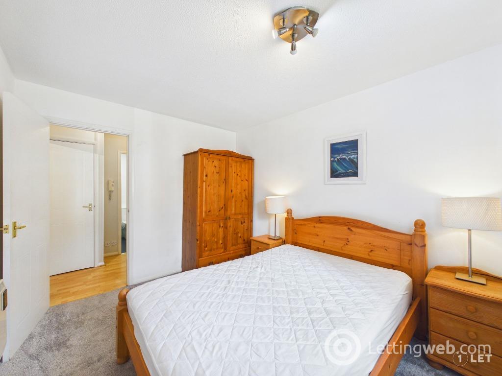 Flat Tytler Gardens in City of Edinburgh