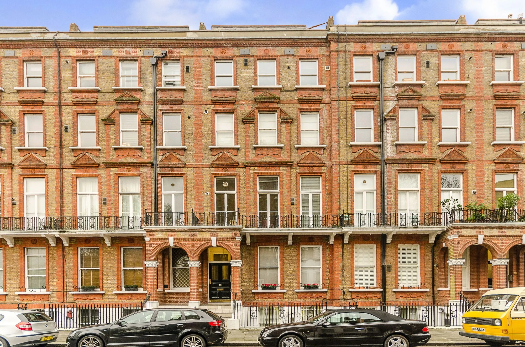 Flat Nevern Square in Greater London