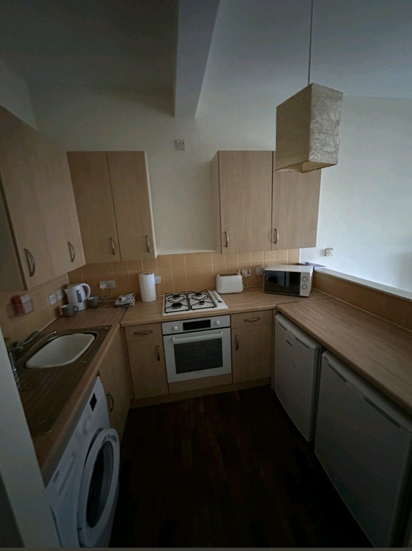 Room Dumbarton Road in Glasgow