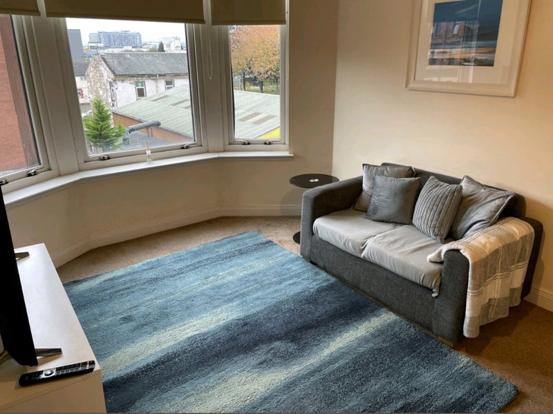 Room Dumbarton Road in Glasgow