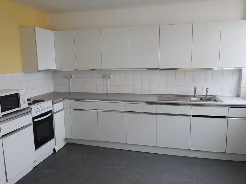 Room Tunworth Crescent in Greater London