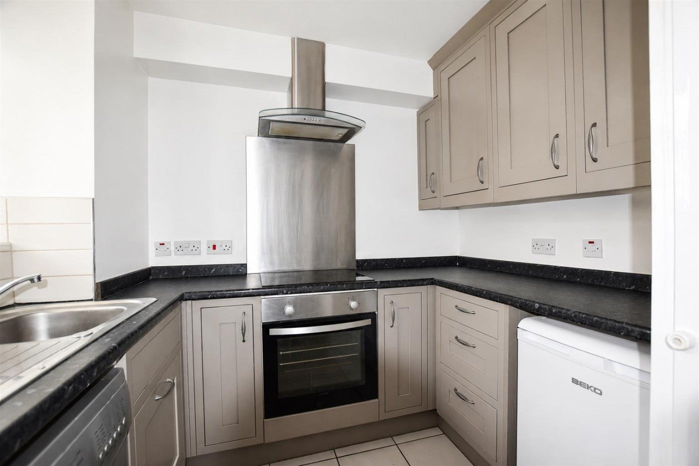 Flat Upton Close in Greater London