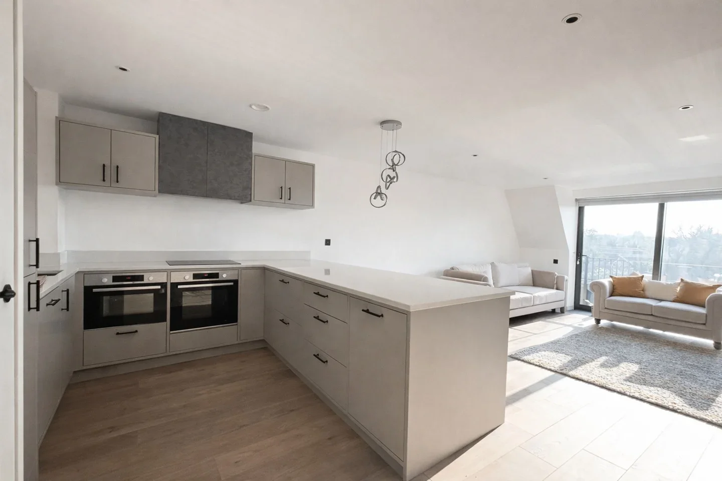 Flat Theobald Street in Hertsmere