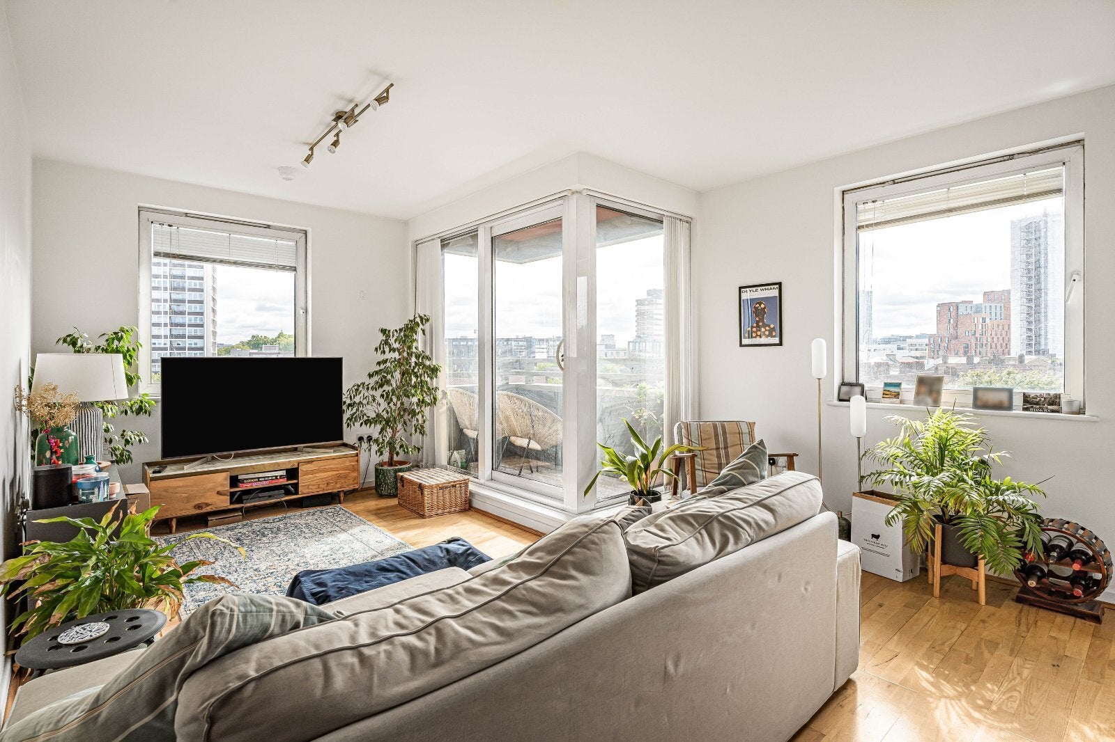 Flat Provost Street in Greater London