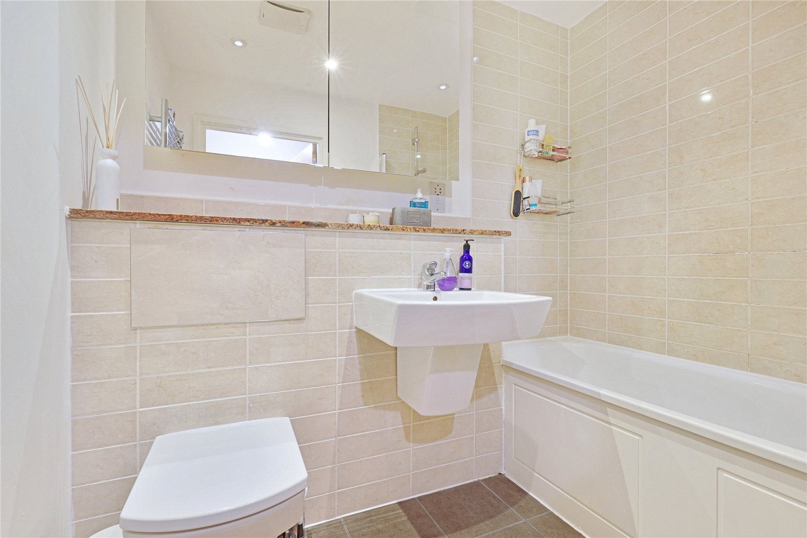 Flat Provost Street in Greater London