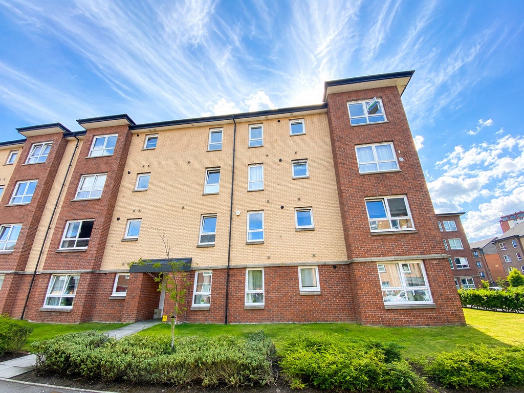 Flat Springfield Gardens in Glasgow