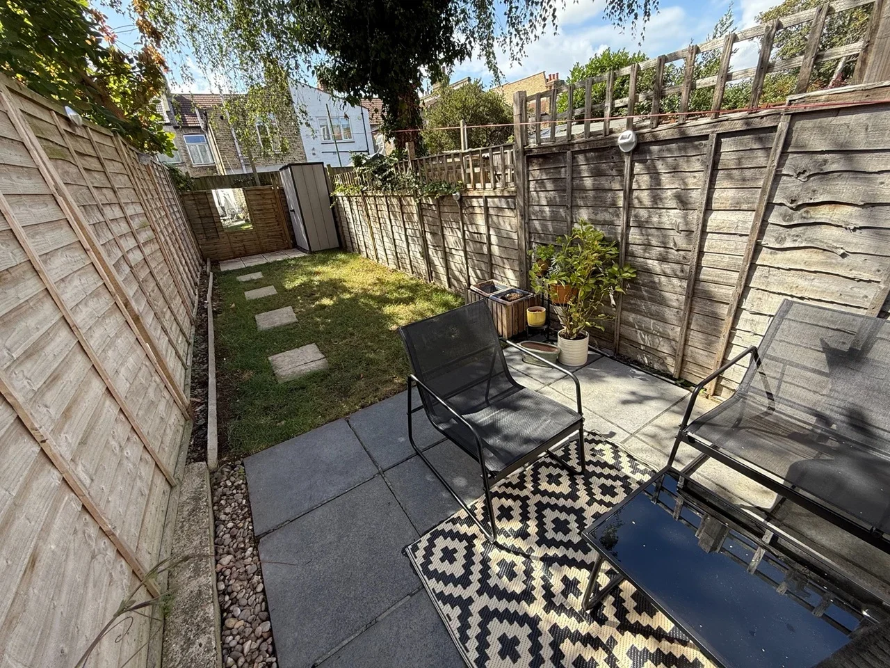 Flat Himley Road in Greater London