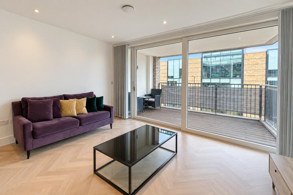 Flat Market Road in Greater London