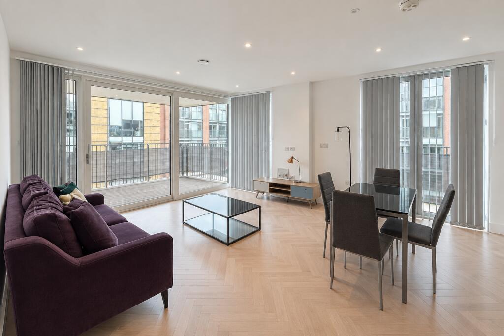 Flat Market Road in Greater London