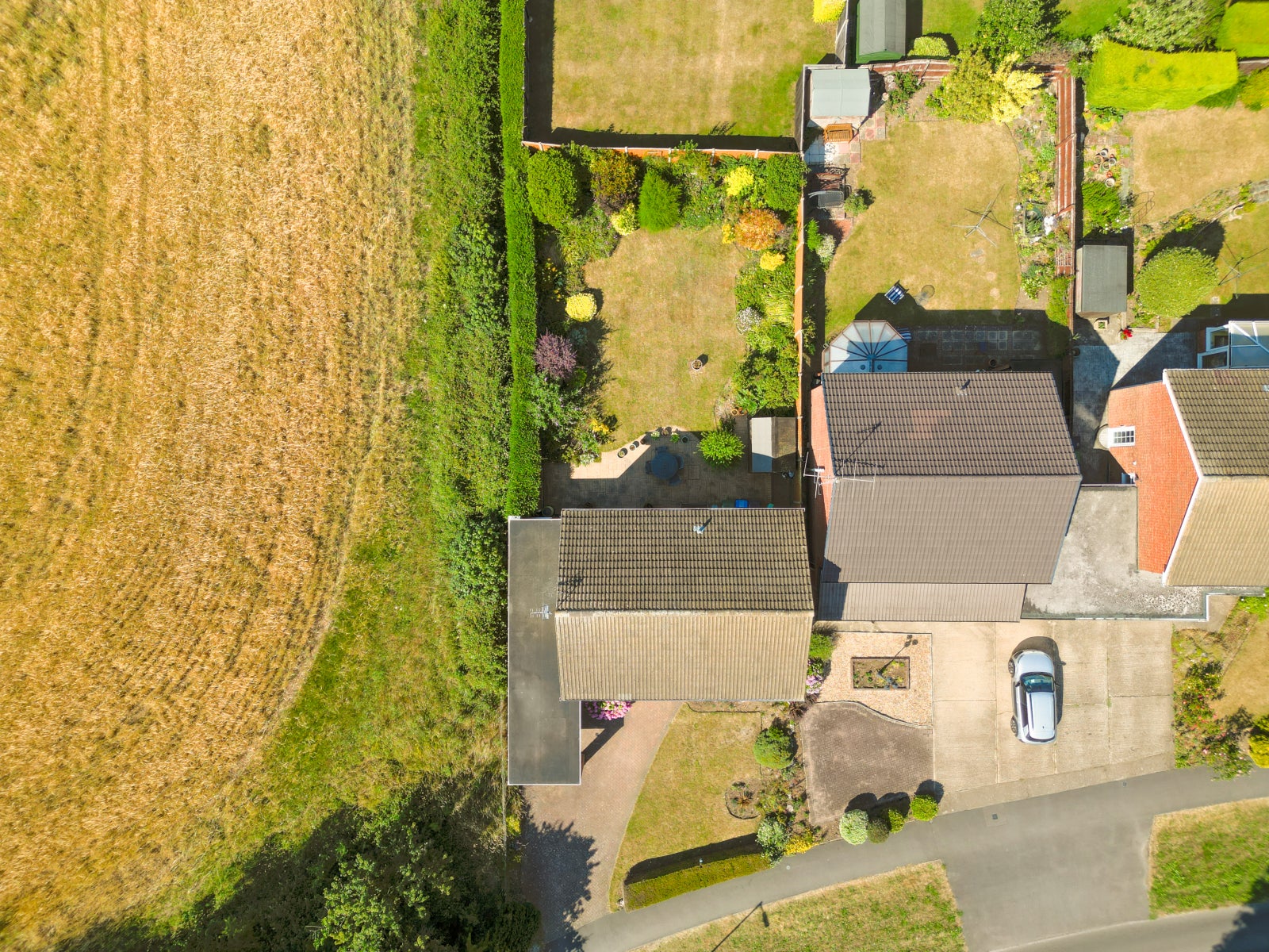 House Grove Road in Dacorum