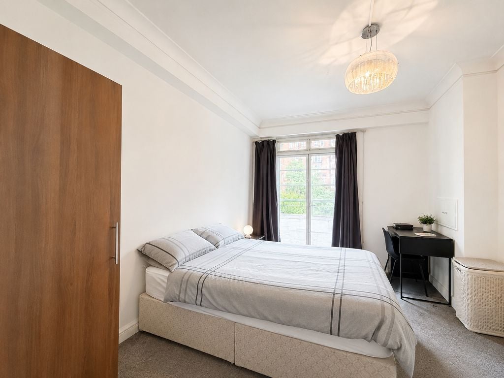 Flat Melcombe Street in City of Westminster