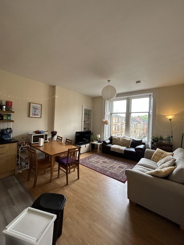Room Cresswell Street in Glasgow