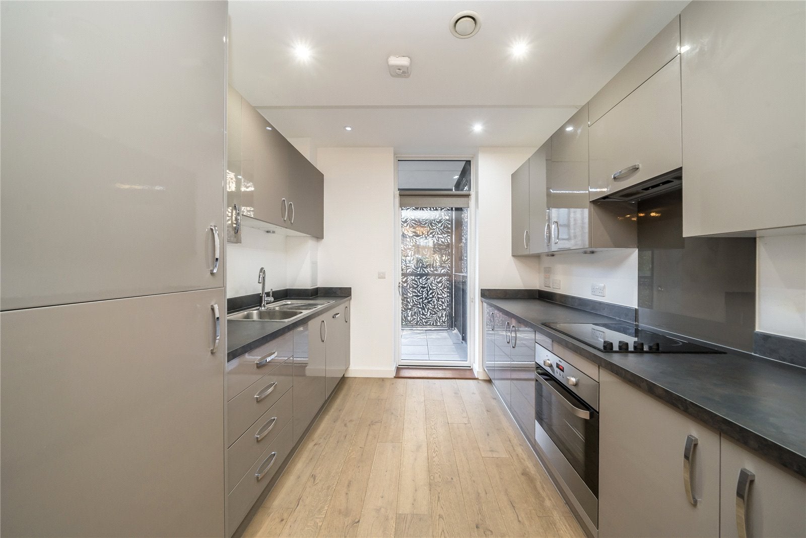 Flat Walworth Road in Greater London