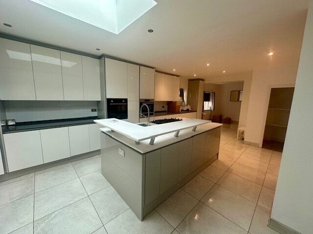 House Maple Gardens in Rugby
