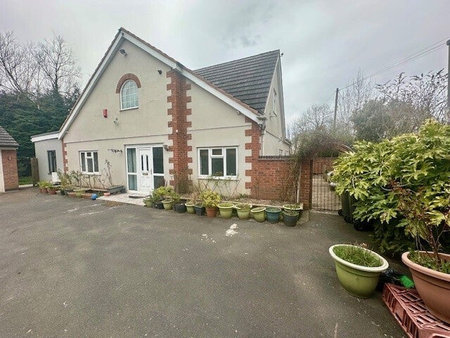 House Maple Gardens in Rugby