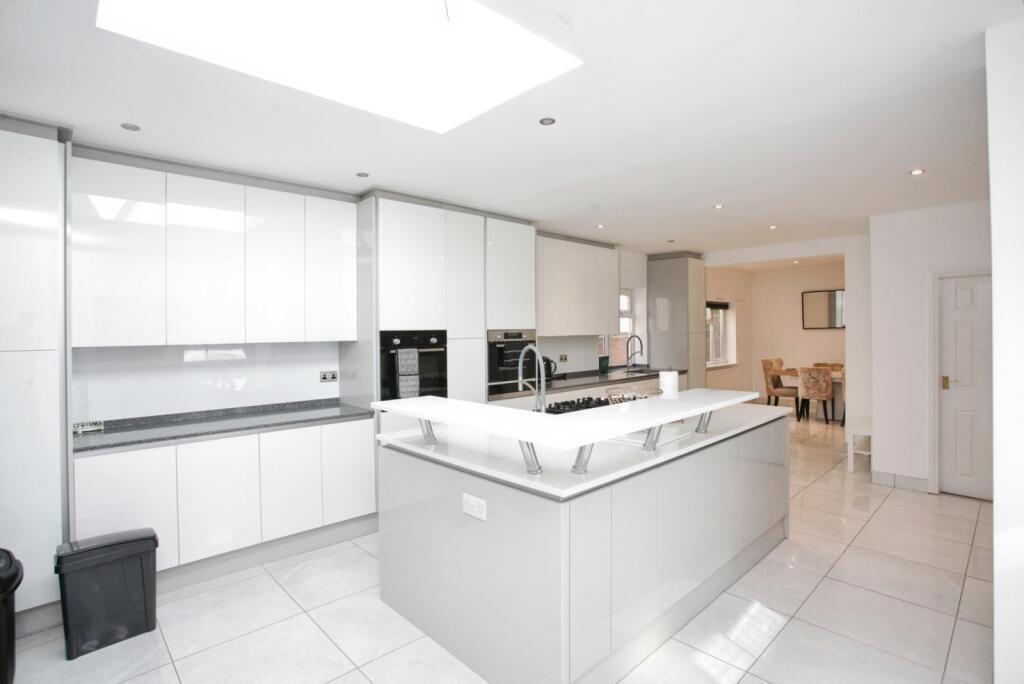 House Maple Gardens in Rugby