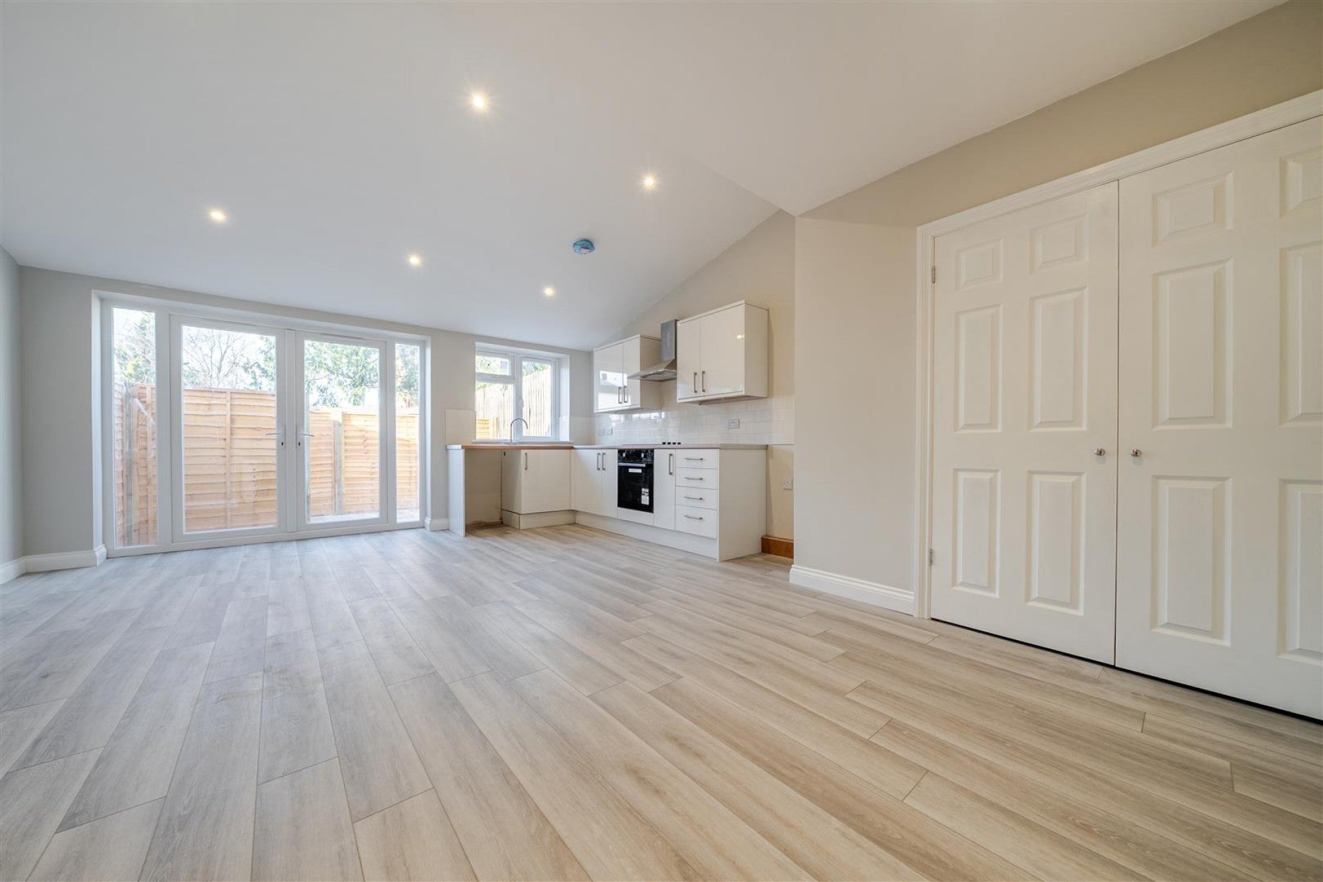 Flat Ridgeway Lane in Bristol