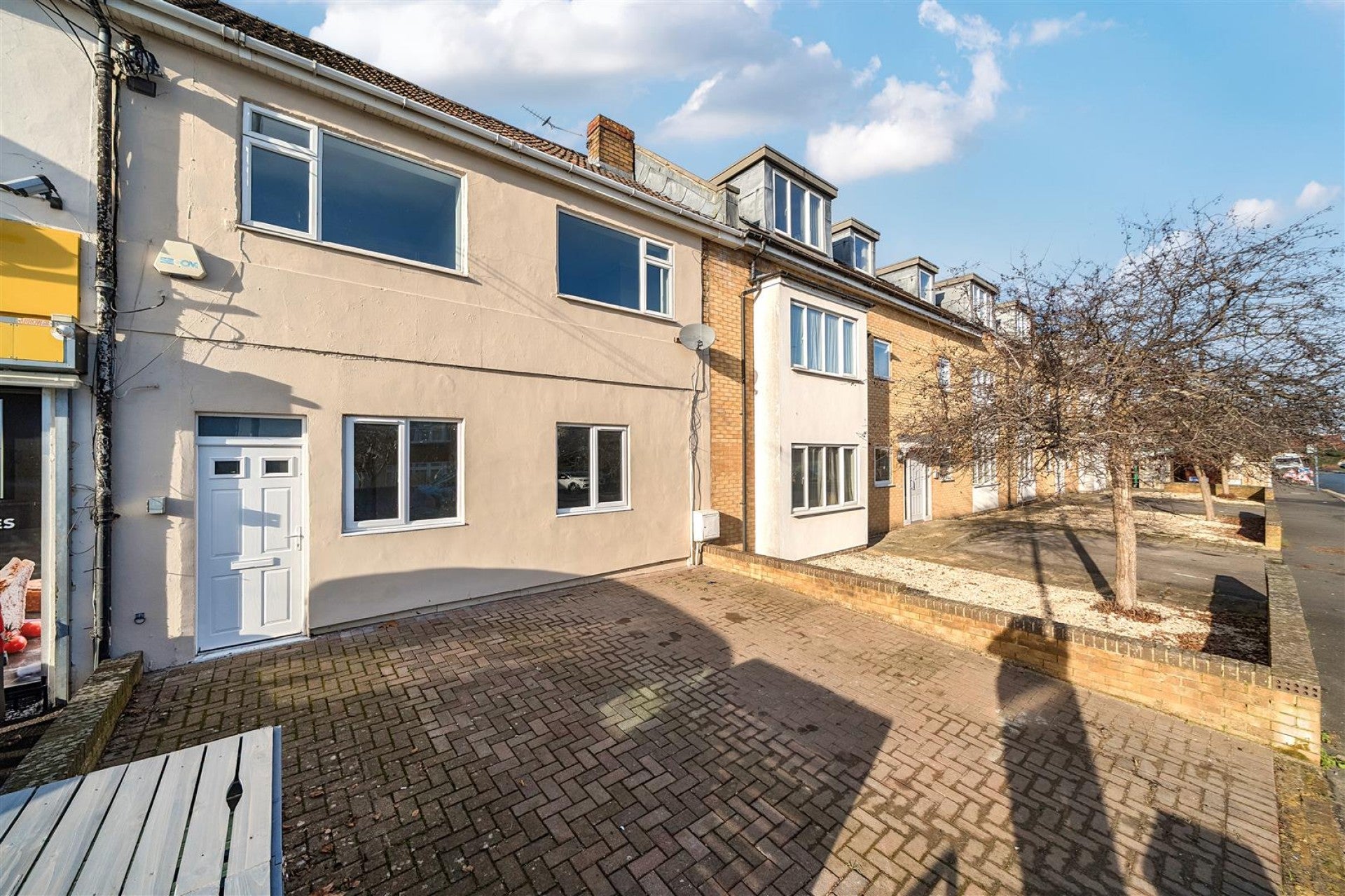 Flat Ridgeway Lane in Bristol