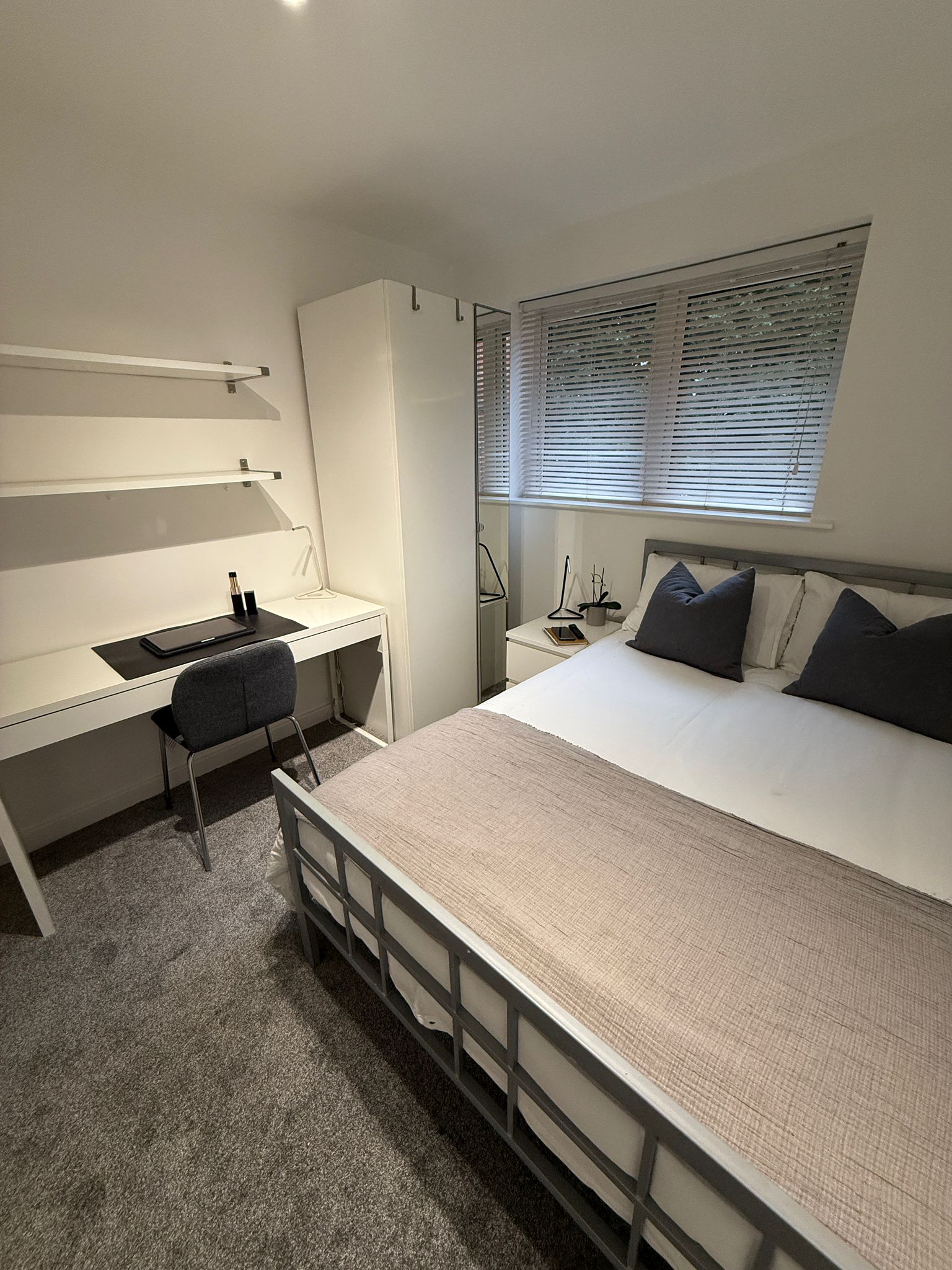 Room Cromwell Street in Nottingham