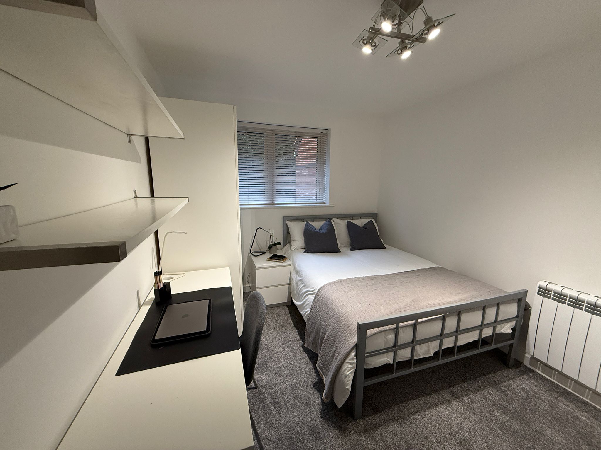 Room Cromwell Street in Nottingham