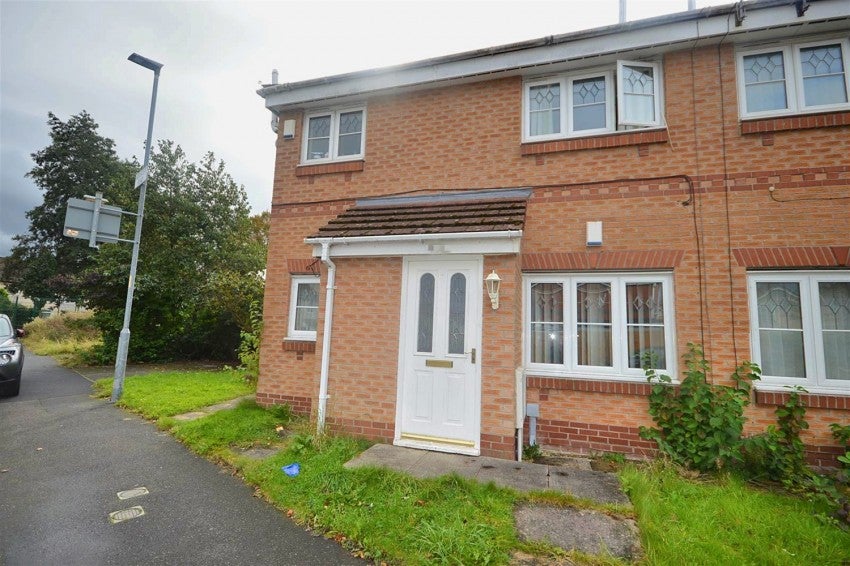 Flat Kerscott Road in Manchester