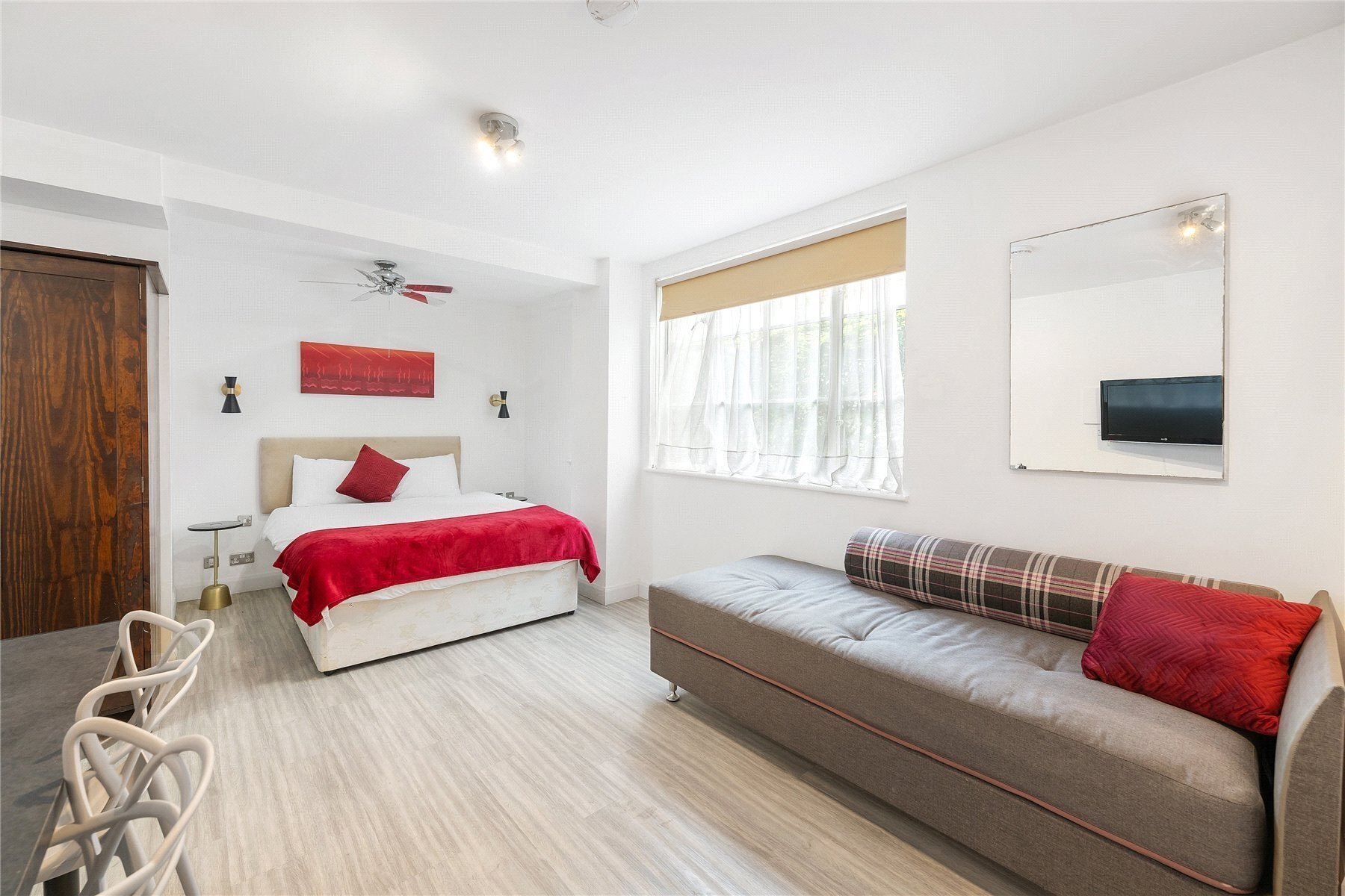 Flat Old Brompton Road in Greater London