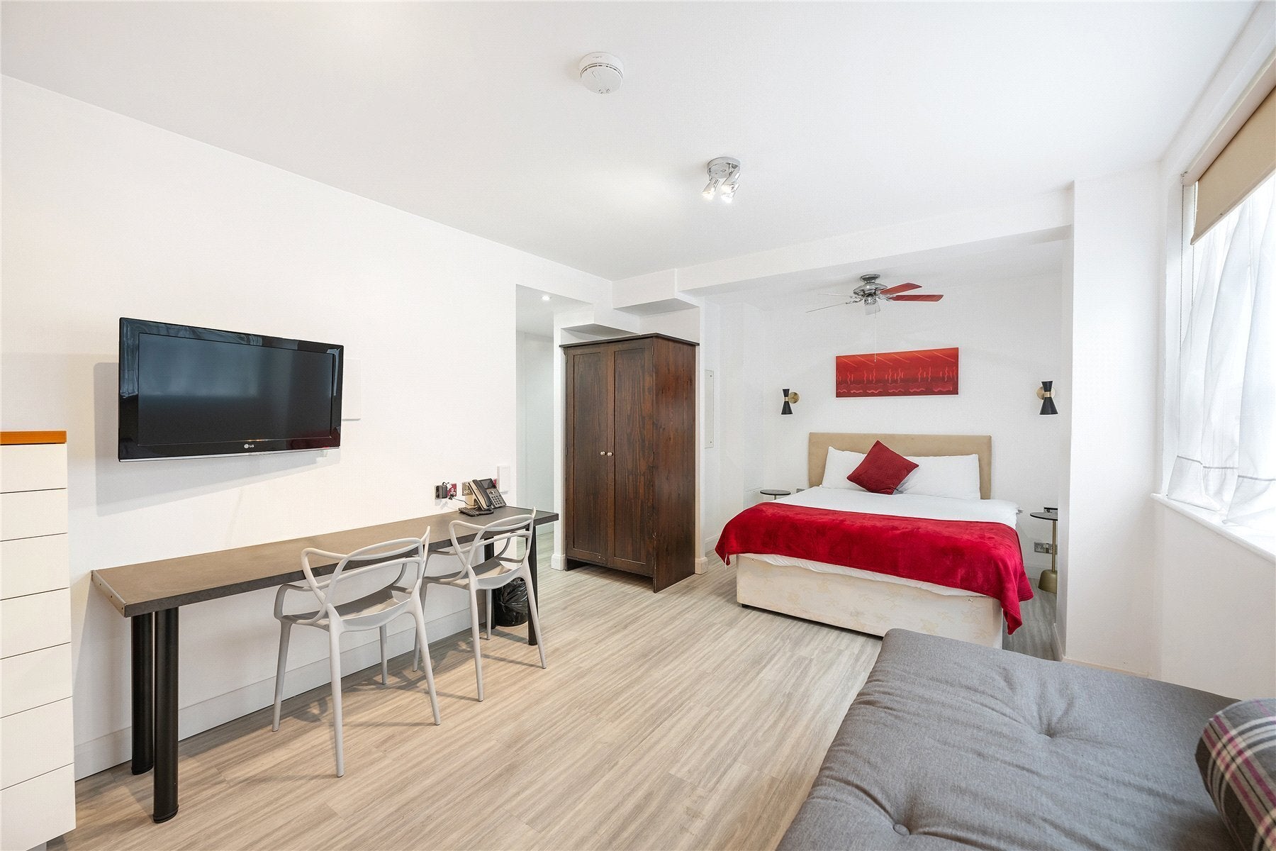 Flat Old Brompton Road in Greater London