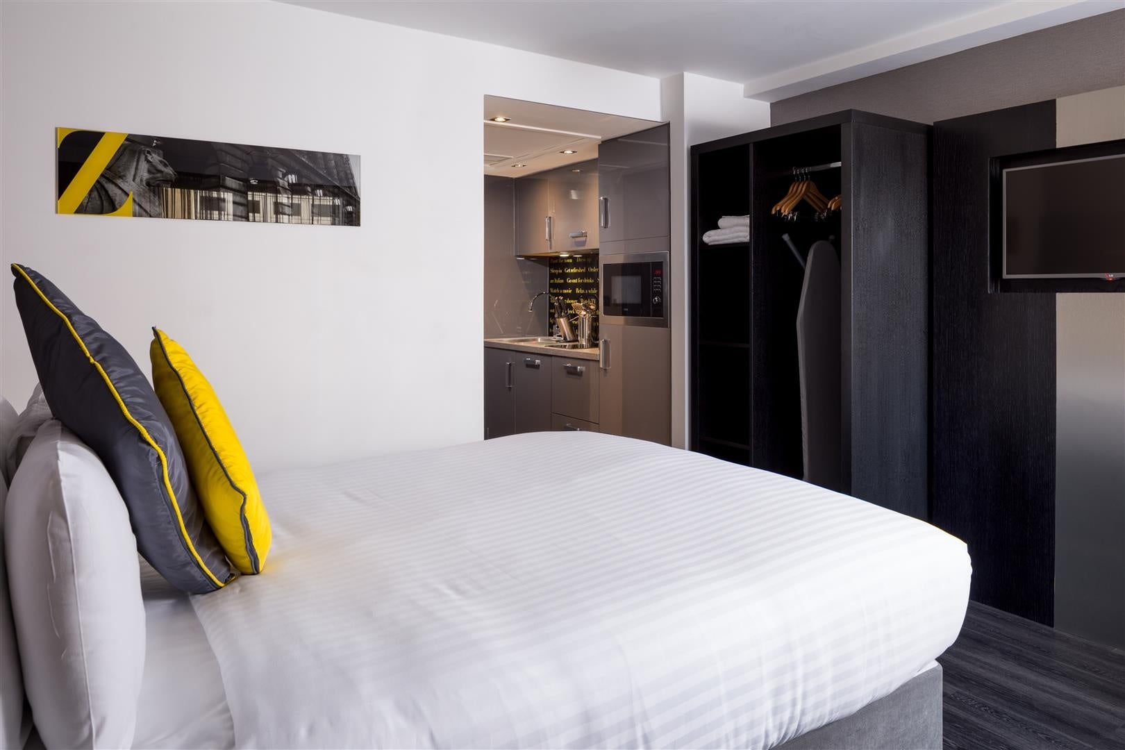 Room Stanley Place in Nottingham