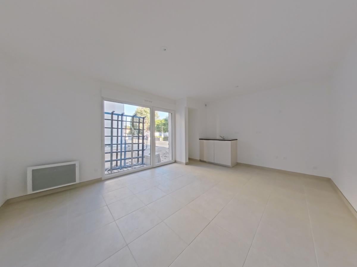 Flat Avenue Paul-Louis Courier in Montlouis-sur-Loire