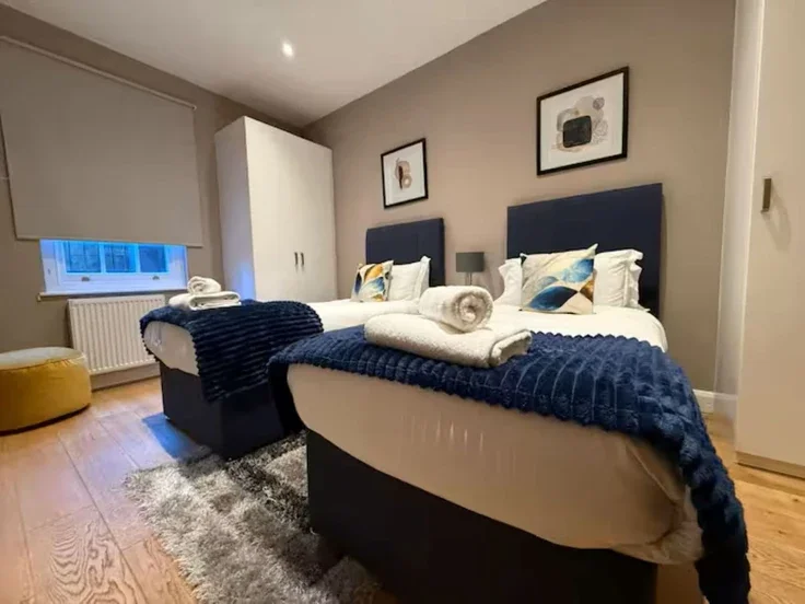 Flat Pitfield Street in Greater London